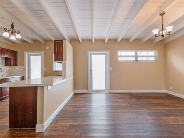 Дом в аренду по адресу 3137 SW 15th St - фото 7482852