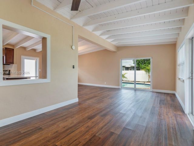 Дом в аренду по адресу 3137 SW 15th St - фото 7482853