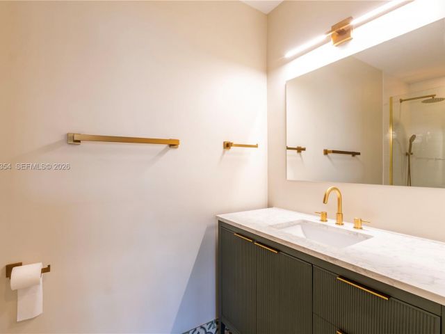 Дом в аренду по адресу 1449 Baracoa Ave - фото 7470975