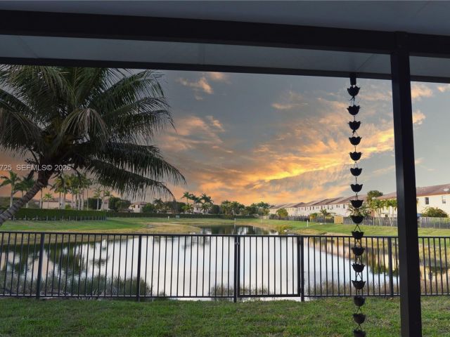 Продажа дома по адресу 3771 SE 5th Ct - фото 7459852