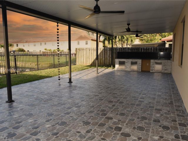 Продажа дома по адресу 3771 SE 5th Ct - фото 7459855