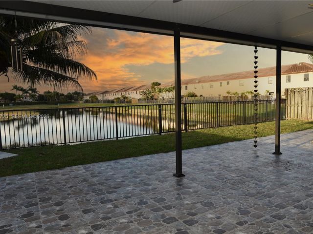 Продажа дома по адресу 3771 SE 5th Ct - фото 7459856