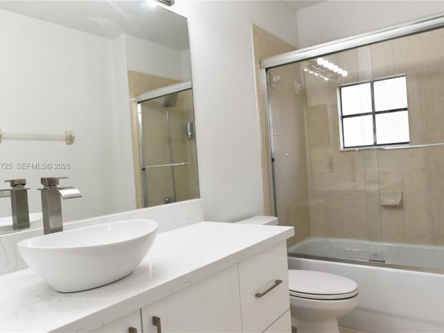 Продажа дома по адресу 3771 SE 5th Ct - фото 7459860