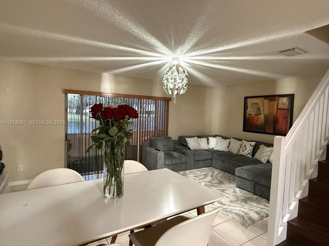 Дом в аренду по адресу 20875 NW 4th St - фото 7454721