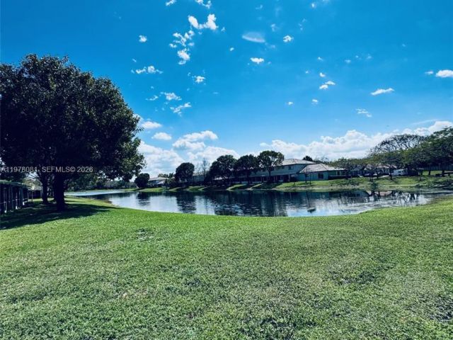 Дом в аренду по адресу 20875 NW 4th St - фото 7454729