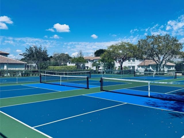 Дом в аренду по адресу 20875 NW 4th St - фото 7454733