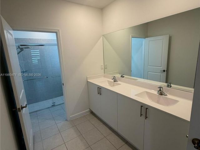 Дом в аренду по адресу 16751 SW 291st Ter 16751 - фото 7459800