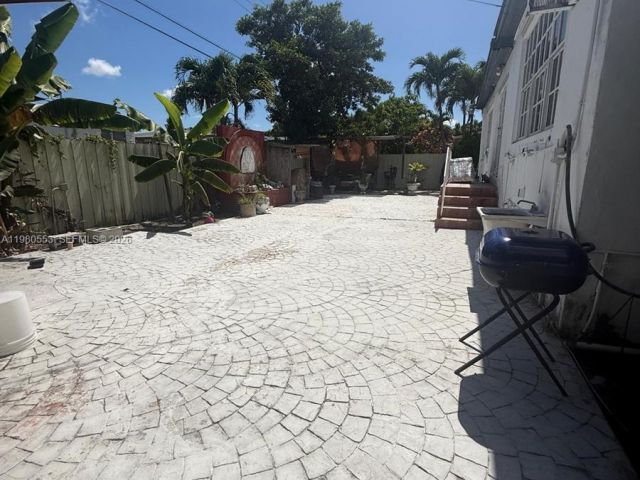 Продажа дома по адресу 7900 SW 21st Ter - фото 7509193