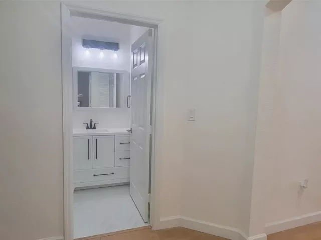 Дом в аренду по адресу 11476 NW 77th Ln - фото 7544477