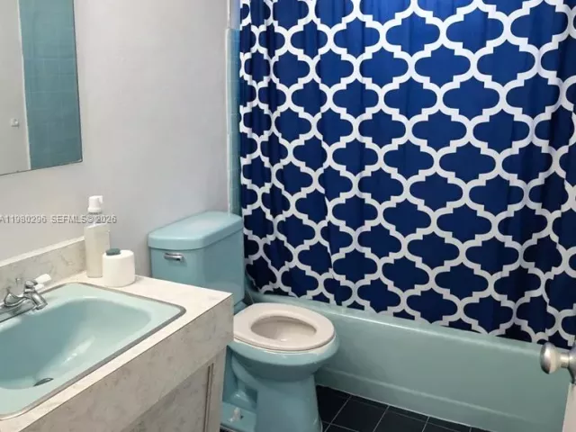 Продажа дома по адресу 3930 NW 185th St - фото 7593074