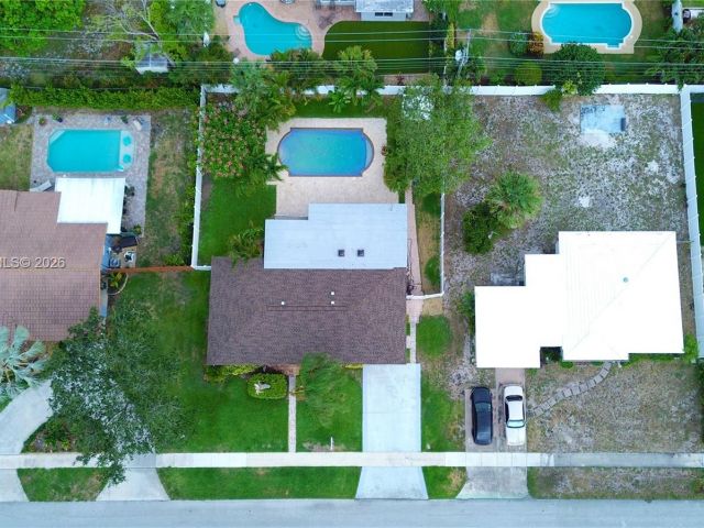 Дом в аренду по адресу 909 SW 9th Ave - фото 7453275