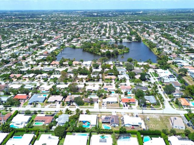 Дом в аренду по адресу 909 SW 9th Ave - фото 7453278