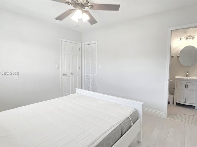 Дом в аренду по адресу 909 SW 9th Ave - фото 7453279