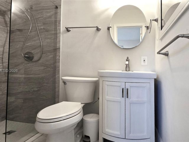 Дом в аренду по адресу 909 SW 9th Ave - фото 7453285