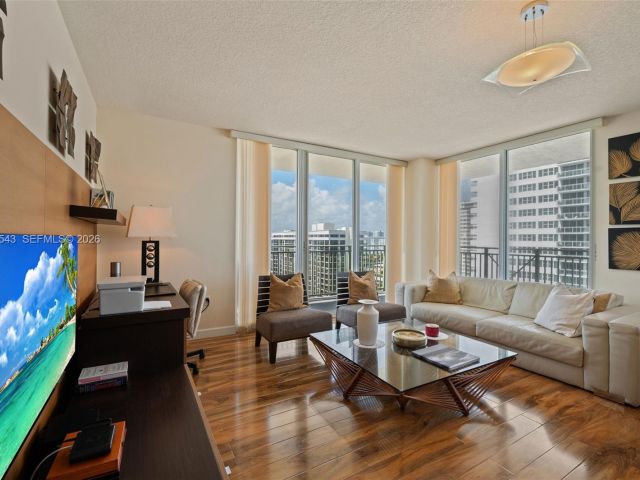 Продажа квартиры #1402 - фото 7498333