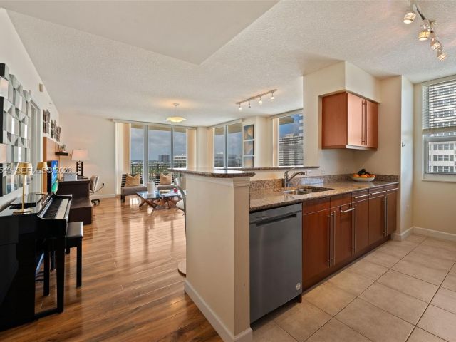 Продажа квартиры #1402 - фото 7498337