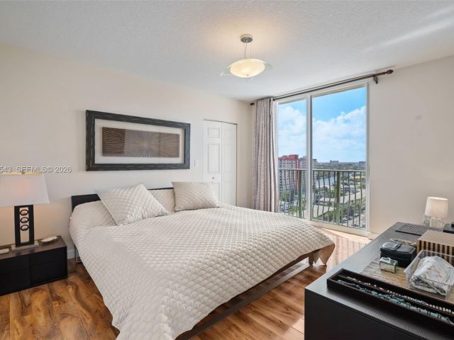 Продажа квартиры #1402 - фото 7498342