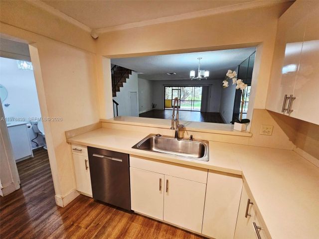 Дом в аренду по адресу 3950 ESTEPONA AVE 6-D-6 - фото 7484958