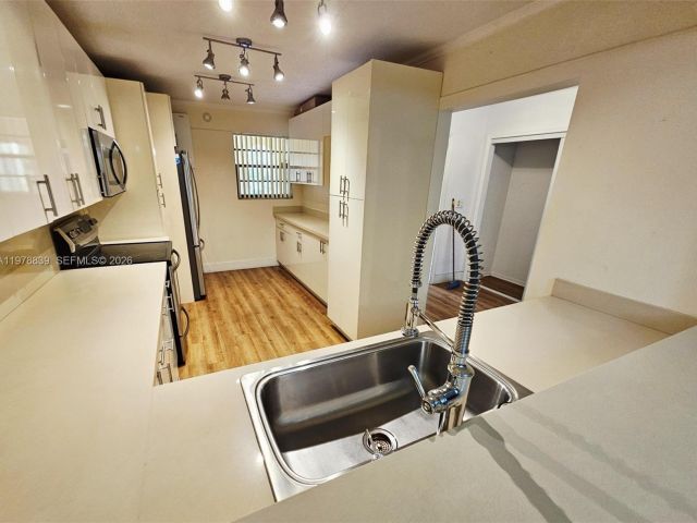 Дом в аренду по адресу 3950 ESTEPONA AVE 6-D-6 - фото 7484960