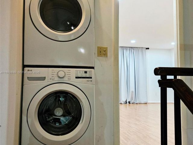 Дом в аренду по адресу 3950 ESTEPONA AVE 6-D-6 - фото 7484966