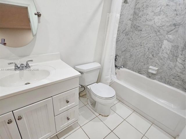 Дом в аренду по адресу 3950 ESTEPONA AVE 6-D-6 - фото 7484969