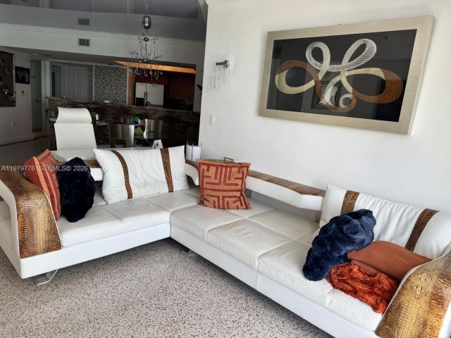 Продажа квартиры #2710 - фото 7486549