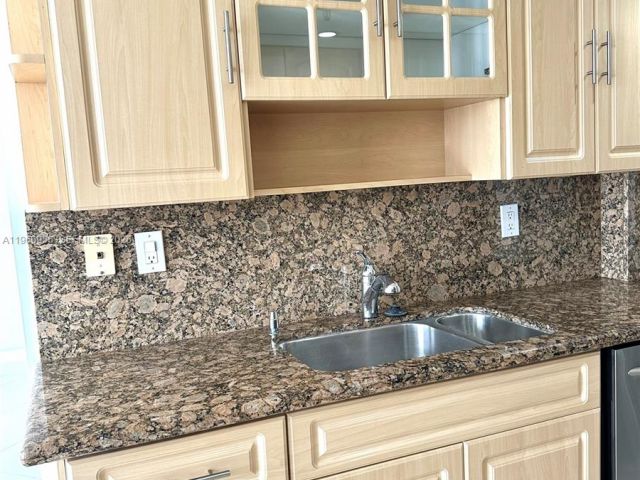 Продажа квартиры #2411 - фото 7495357