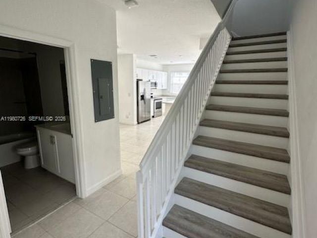 Дом в аренду по адресу 1582 SE 27th Ter - фото 7459782