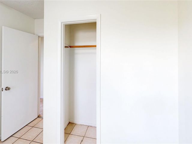 Продажа дома по адресу 1664 SW 2nd Ct - фото 7459461