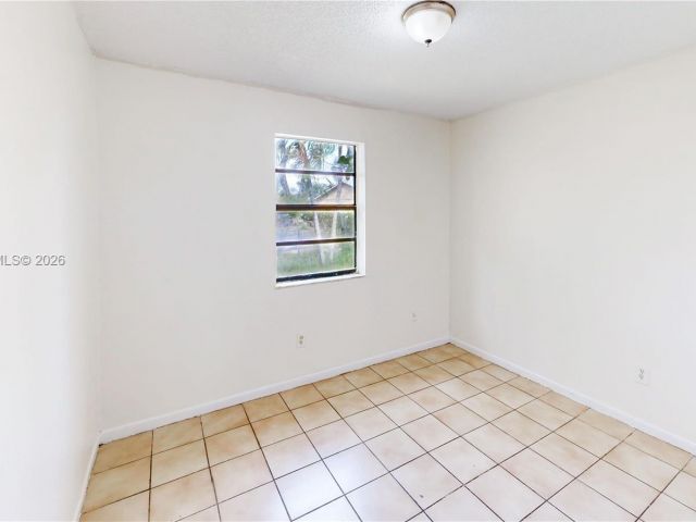 Продажа дома по адресу 1664 SW 2nd Ct - фото 7459463