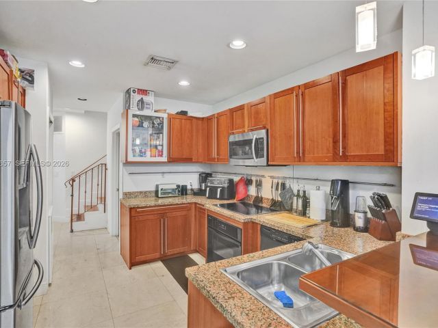 Продажа дома по адресу 18450 NE 30th place 18450 - фото 7476401