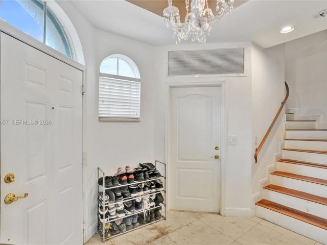 Продажа дома по адресу 18450 NE 30th place 18450 - фото 7476405