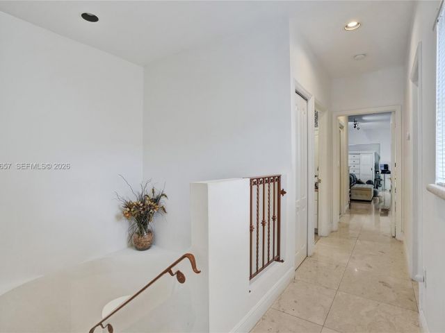 Продажа дома по адресу 18450 NE 30th place 18450 - фото 7476407