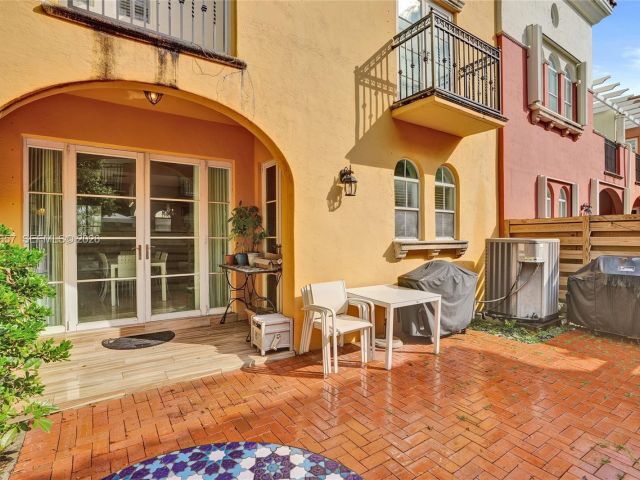 Продажа дома по адресу 18450 NE 30th place 18450 - фото 7476429