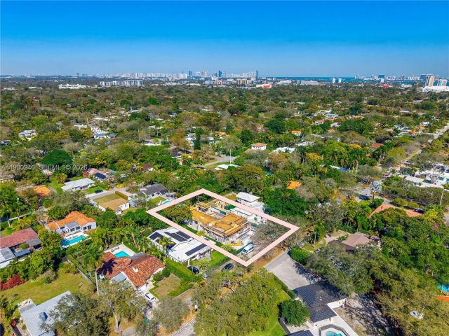 Продажа дома по адресу 739 NE 111th St - фото 7484038