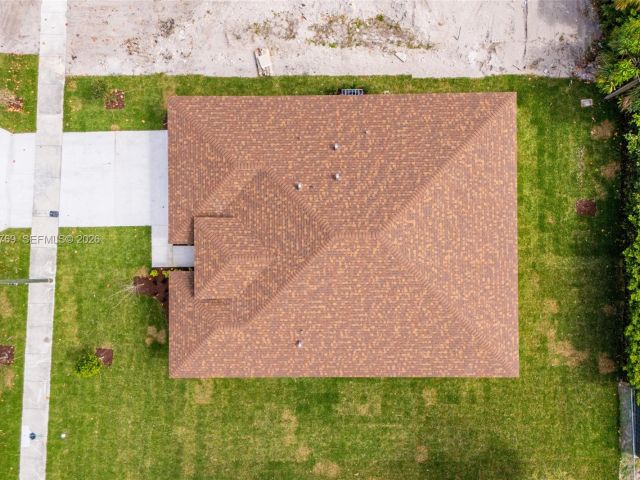 Продажа дома по адресу 3040 NW 24th St - фото 7482493