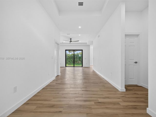 Продажа дома по адресу 3040 NW 24th St - фото 7482495