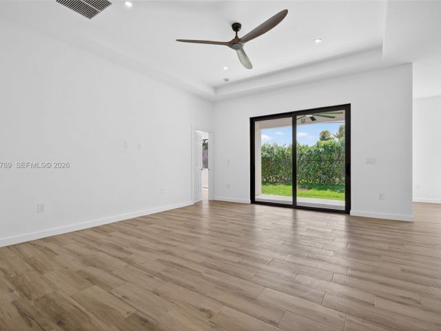 Продажа дома по адресу 3040 NW 24th St - фото 7482496