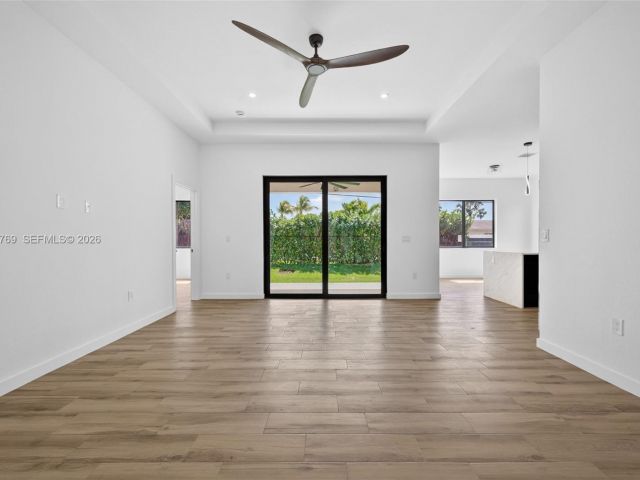 Продажа дома по адресу 3040 NW 24th St - фото 7482497