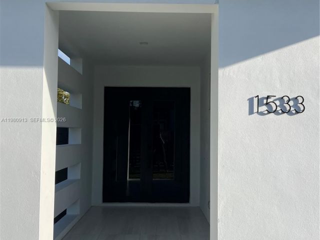 Продажа дома по адресу 1533 SW 22 terrace - фото 7463607