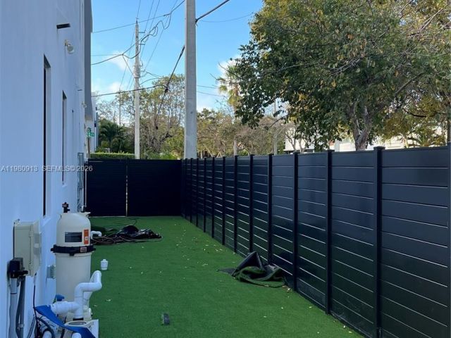 Продажа дома по адресу 1533 SW 22 terrace - фото 7463613