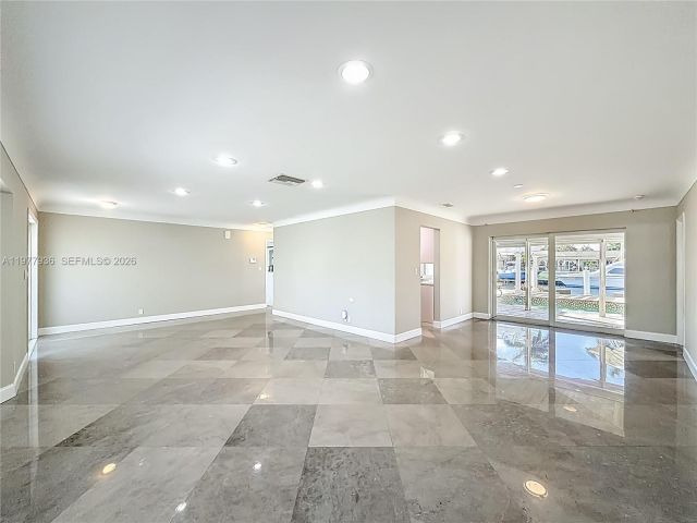 Дом в аренду по адресу 2770 NE 8th Ct - фото 7531111