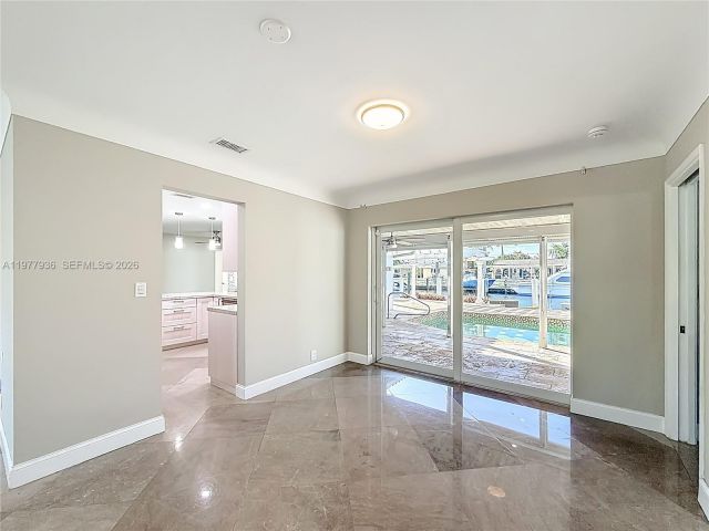 Дом в аренду по адресу 2770 NE 8th Ct - фото 7531113