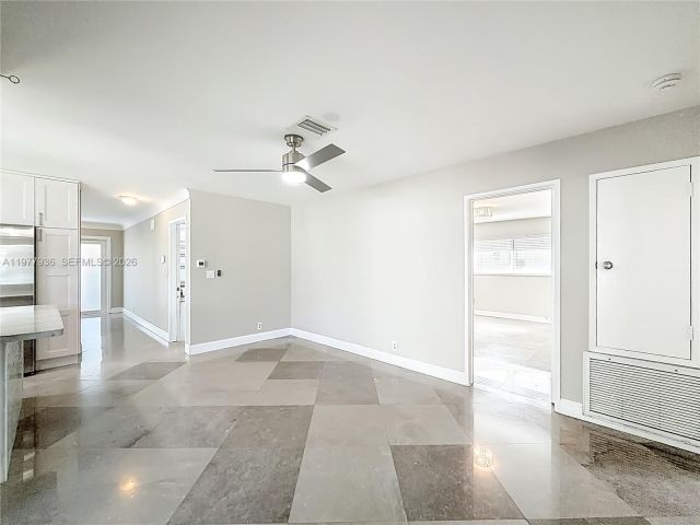 Дом в аренду по адресу 2770 NE 8th Ct - фото 7531124