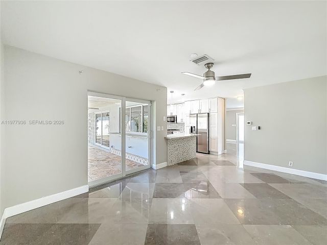 Дом в аренду по адресу 2770 NE 8th Ct - фото 7531125