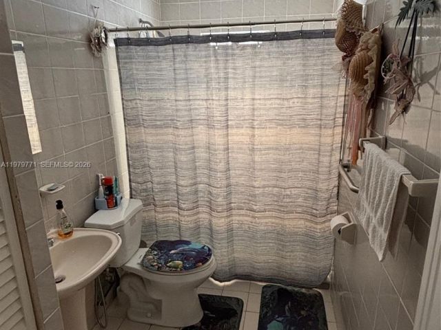 Продажа дома по адресу 3533 NW 2nd Ter - фото 7532677