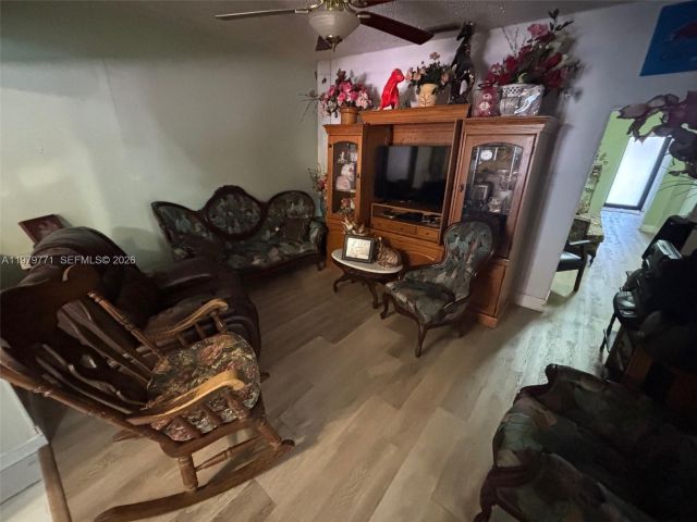 Продажа дома по адресу 3533 NW 2nd Ter - фото 7532679