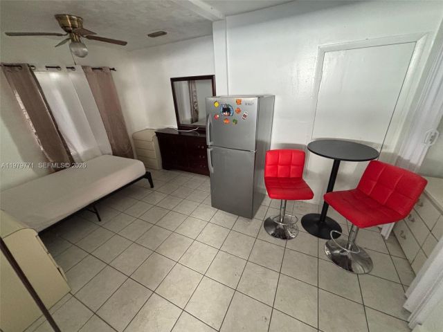 Продажа дома по адресу 3533 NW 2nd Ter - фото 7532683