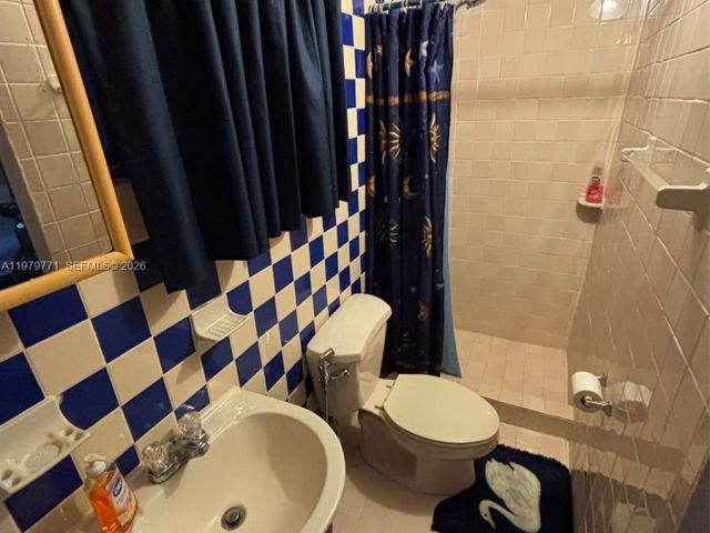 Продажа дома по адресу 3533 NW 2nd Ter - фото 7532686