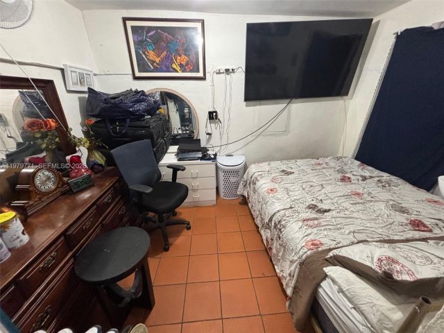 Продажа дома по адресу 3533 NW 2nd Ter - фото 7532688